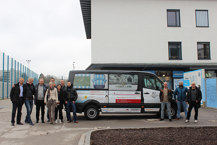 Uebergabe eines Sprinters an den TSV 1860 Muenchen