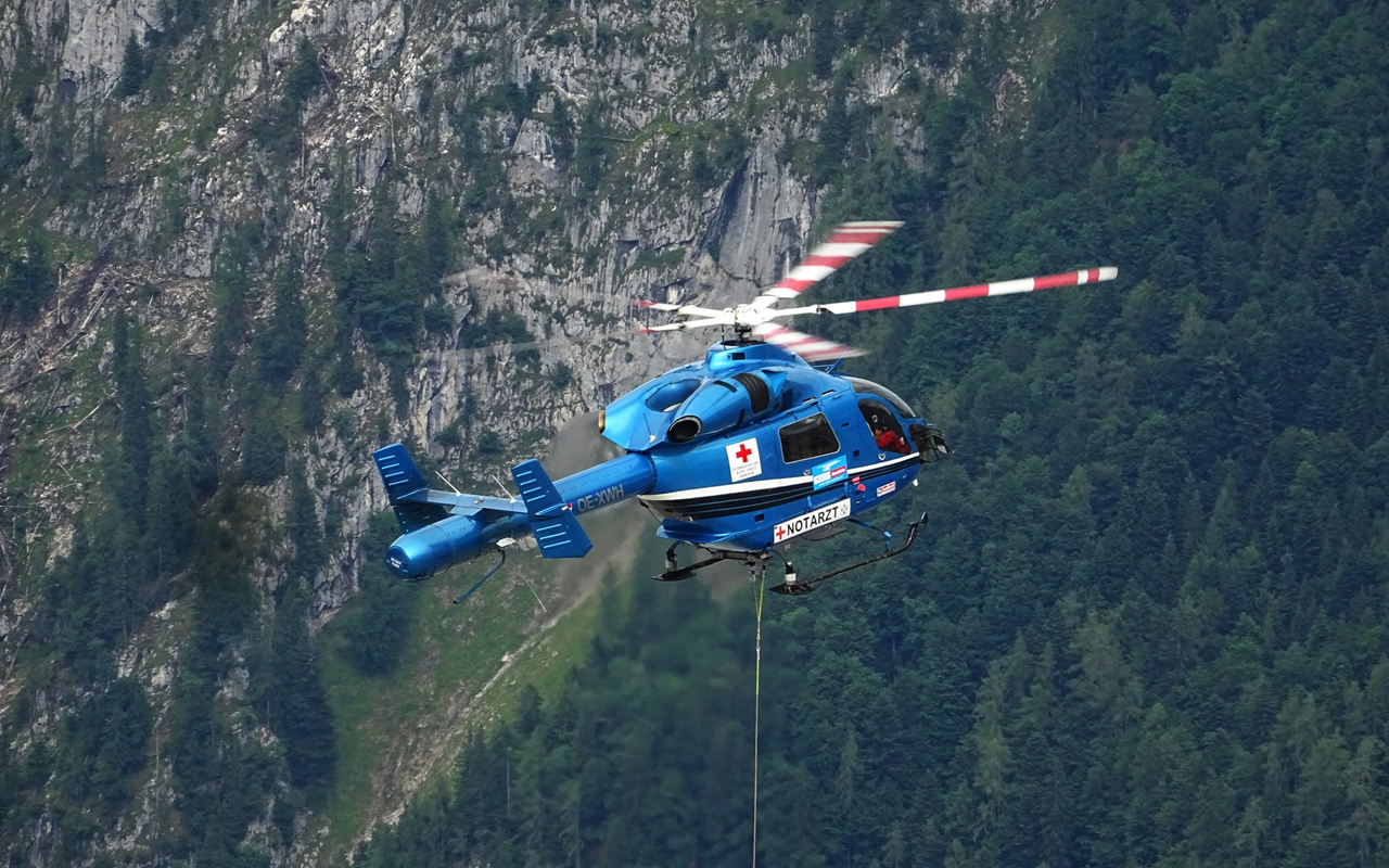Helikopter des deutschen roten Kreuzes