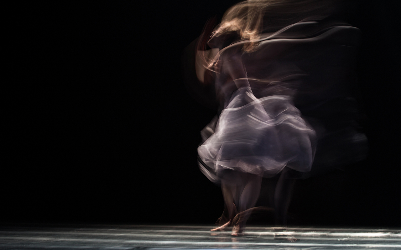 Tänzerin auf Bühne